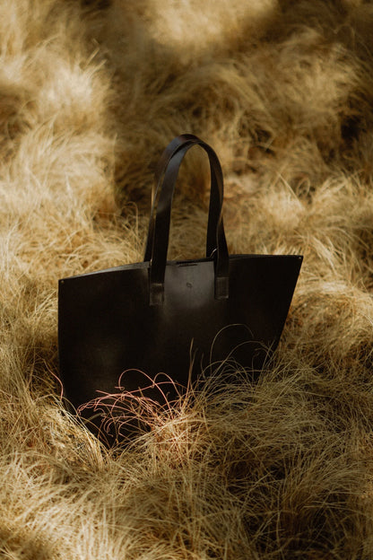 deep-model-bucket-black-435f9e42_dc4fdfc4-671f-4c25-b170-3dc722a5129d - Aube et Horizon