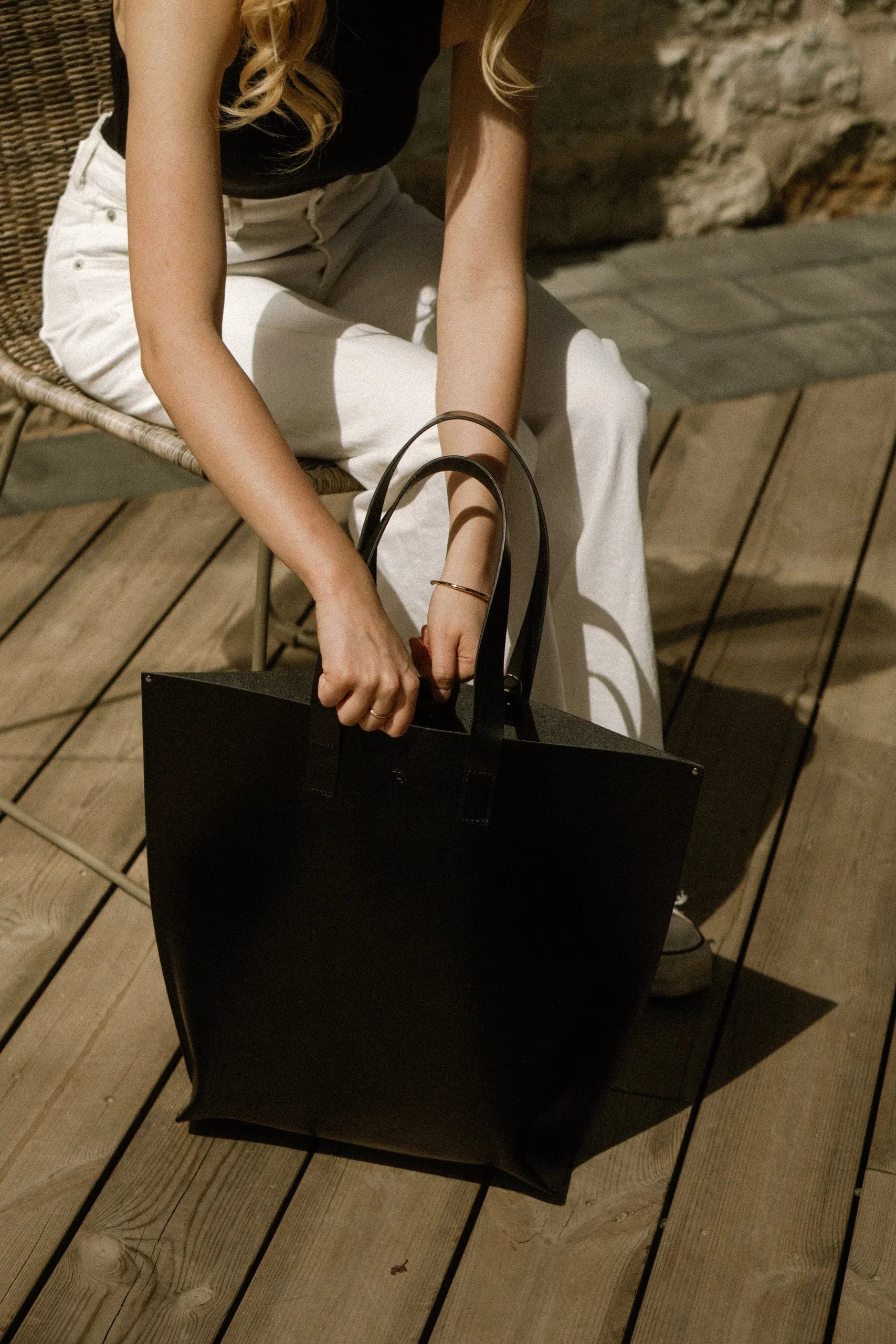 deep-model-bucket-black-565f3e2d - Aube et Horizon