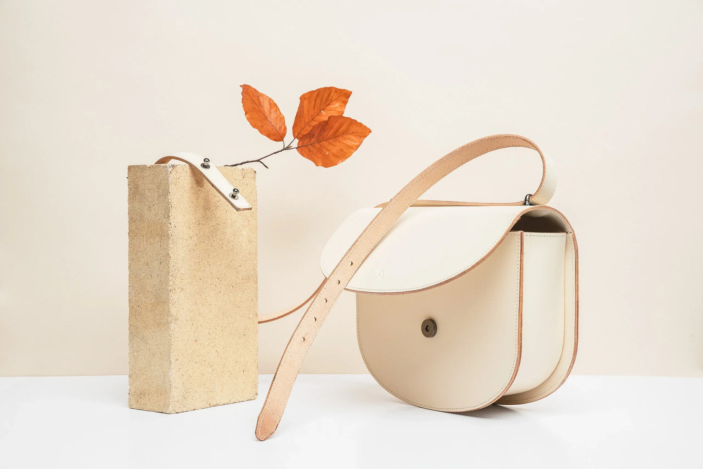 Leather Handbag Moon Pack - Cookie