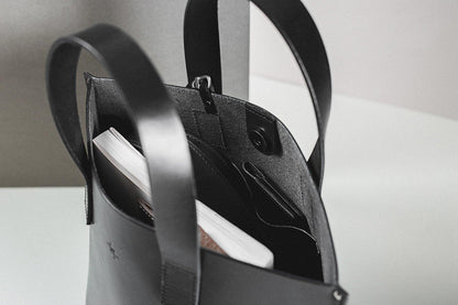 Model Bucket - Black